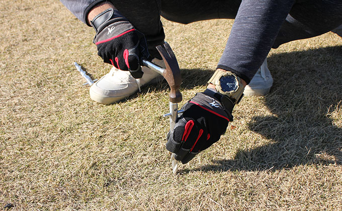 静岡県浜松市のふるさと納税 職人技で安心・安全を守るらせん形状キャンプ用ジュラルミンペグ（青4本セット） 雑貨 日用品 キャンプ用品