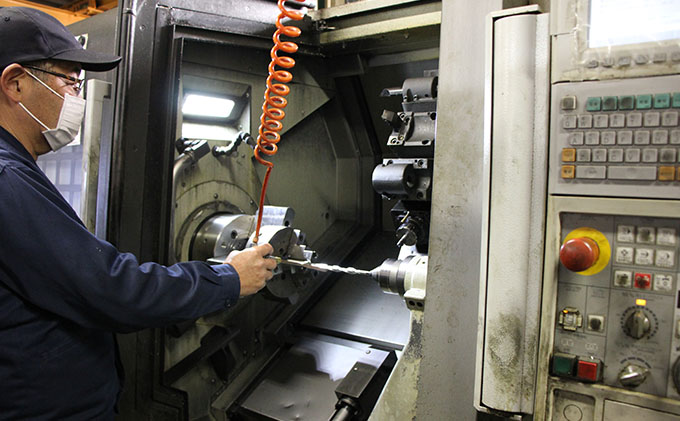 静岡県浜松市のふるさと納税 職人技で安心・安全を守るらせん形状キャンプ用ジュラルミンペグ（青4本セット） 雑貨 日用品 キャンプ用品