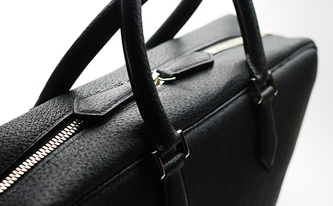 香川県東かがわ市のふるさと納税 【GOMYO　LEATHER】猪革　ビジネスバック（黒） ファッション カバン バッグ