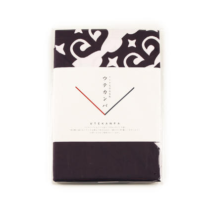 北海道白老町のふるさと納税 【共生の想い・ウテカンパ～手をつなぐ～】アイヌ文様風呂敷（青）