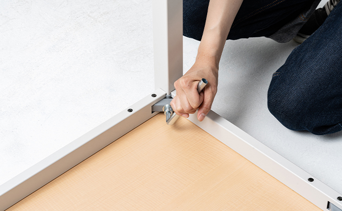 岐阜県池田町のふるさと納税 オフィス家具のプロが作る在宅ワーク向けデスク（天板：グレー/ブラック、脚：3色） インテリア 一人用デスク 抗ウイルス 抗菌 防カビ機能