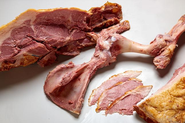 北海道 十勝骨付きハム3.8kg【B011-3-2】 / 北海道池田町 | セゾンの