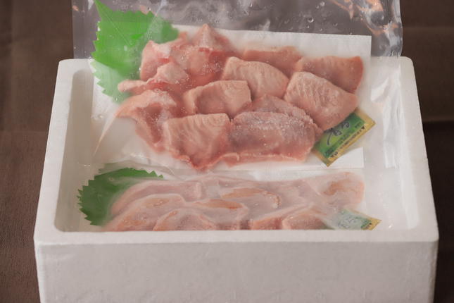 兵庫県西脇市のふるさと納税 【瞬間冷凍で鮮度抜群】天然南マグロ（インドマグロ）中トロ 赤身 お刺身 小分け 約300g （150g×2P）