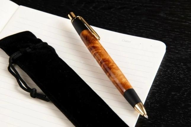 京都府宇治田原町のふるさと納税 天然屋久杉シャープペンシル(0.5mm)1本 〈 ペン 文具 文房具 シャーペン 木軸 雑貨 ギフト 贈答 プレゼント 記念 工芸品〉