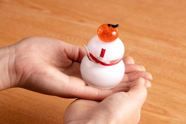 京都府宇治田原町のふるさと納税 ガラス細工　かがみ餅〈ガラス プレゼント お正月 鏡もち かがみ餅 手のり 孫 かわいい インテリア 置物 玄関  コンパクト 工芸品〉