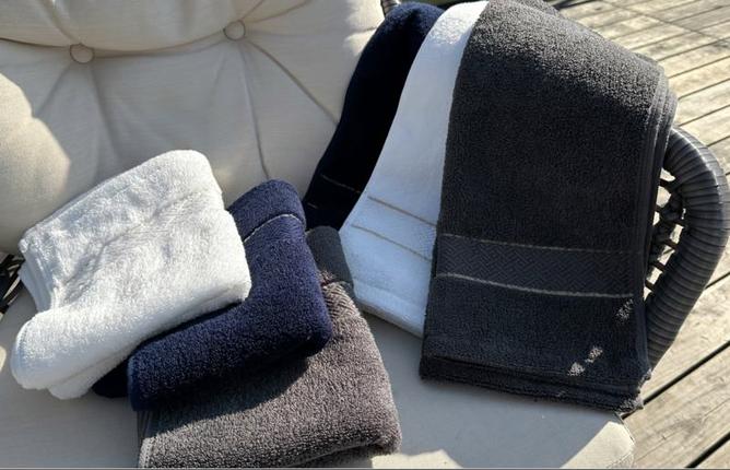 大阪府泉佐野市のふるさと納税 【THE PREMIUM TOWEL】10枚セットフェイスタオル／厚手泉州タオル（チャコール）【泉州タオル 国産 吸水 普段使い シンプル 日用品】 099H1418