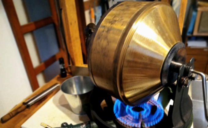 埼玉県飯能市のふるさと納税 【粉にする】やまびより珈琲 おまかせ珈琲豆3種セット【珈琲豆100g×3袋】[52210803] 煎りたて 新鮮 香り高い まろやか 焙煎度選べる 深煎り 香り コク バランス 苦味 酸味少なめ