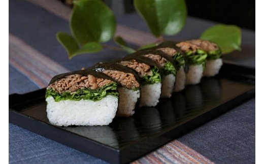 香川県東かがわ市のふるさと納税 東かがわ市発！オリーブ牛寿司（２本）(配送不可:北海道・沖縄県・離島地域) 肉の加工品 惣菜 牛肉 加工品 お寿司