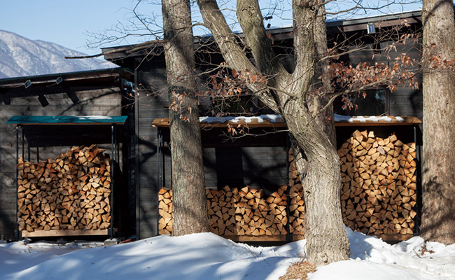長野県駒ヶ根市のふるさと納税 2×4ログラック「30cm薪用」（スライド）  小屋 自由 調整 可変タイプ 収納 便利 バーベキュー 焚火