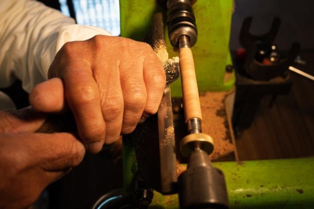 京都府宇治田原町のふるさと納税 天然屋久杉シャープペンシル(0.5mm)1本 〈 ペン 文具 文房具 シャーペン 木軸 雑貨 ギフト 贈答 プレゼント 記念 工芸品〉