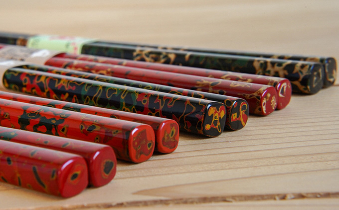 津軽塗 箸（中）1膳・唐塗 赤上 工芸品 お箸 手作り 伝統技術 / 青森県