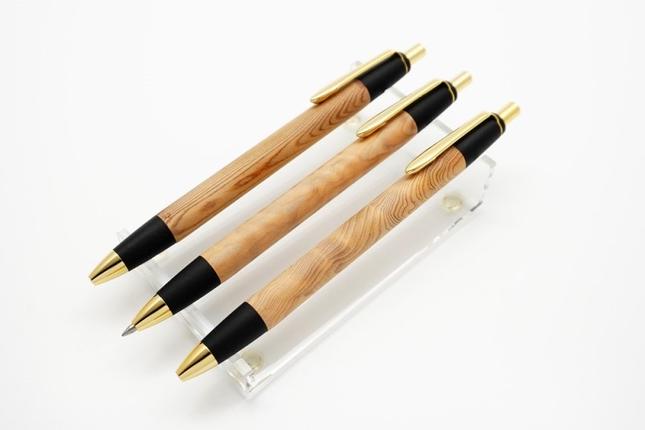 天然屋久杉無垢ボールペン・ストレートタイプ(0.7mm)1本 〈ペン 文具