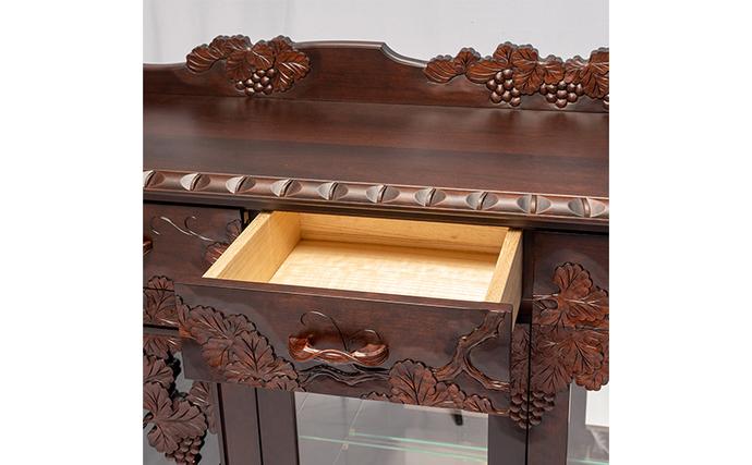 長野県軽井沢町のふるさと納税 軽井沢彫り　大坂屋家具店　ローボード インテリア 工芸品 民芸品 伝統技術 ショーケース 軽井沢彫