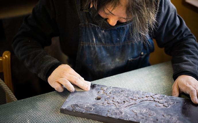 長野県軽井沢町のふるさと納税 軽井沢彫り　大坂屋家具店　置き仏壇 工芸品 民芸品 伝統技術 仏具 桜の彫刻 お仏壇 上品 豪華 リビング 軽井沢彫