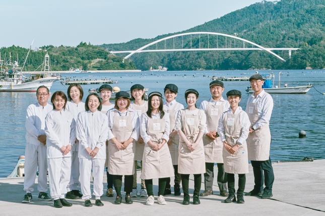 宮城県気仙沼市のふるさと納税 ノルウェー産 アトランティックサーモン 総重量 1kg (正味重量850g) [カネダイ 宮城県 気仙沼市 20565509] 魚 魚介類 サーモン 刺身 生食 生 アトランティック アトラン 小分け 冷凍 鮭 さけ 訳あり ノルウェー