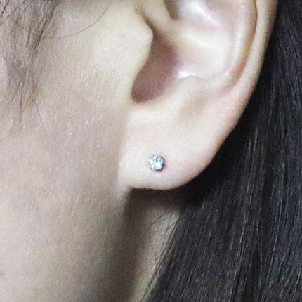 山梨県甲斐市のふるさと納税 プラチナ　0.20ct一粒天然ダイヤモンドスタッドピアス