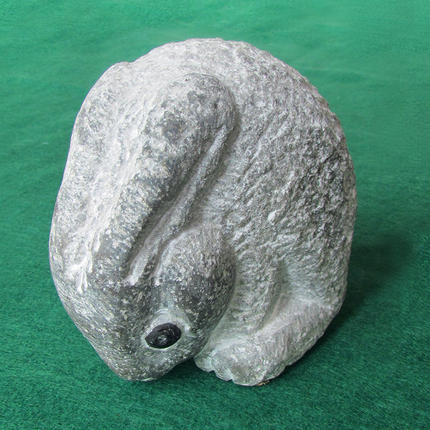 【うさぎ工房 多加江セレクト】化石標本 21cm｜天然化石オブジェ｜一点物アート 石の彫刻 うさぎ 石 ストーン 雑貨 職人 伝統工芸 伝統工芸品 置き物