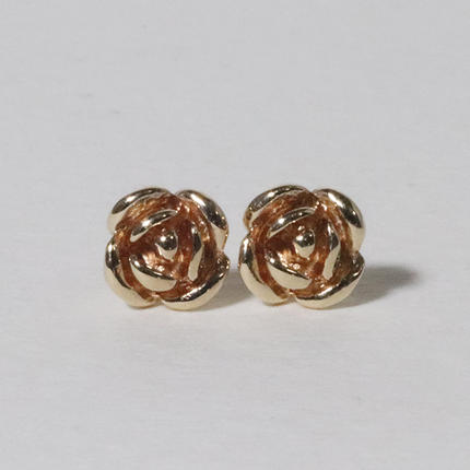 K18 ローズ（薔薇）ピアス / 山梨県甲斐市 | セゾンのふるさと納税