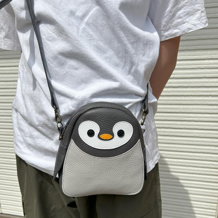 ペンギンミニショルダーバッグ (ダークグレー) 本革使用｜ペンギン