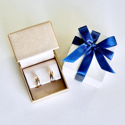 山梨県昭和町のふるさと納税 Pt900/K18YG/PG 地金 3カラーイヤリング 保証書付 NO-1947					
 SWAD044