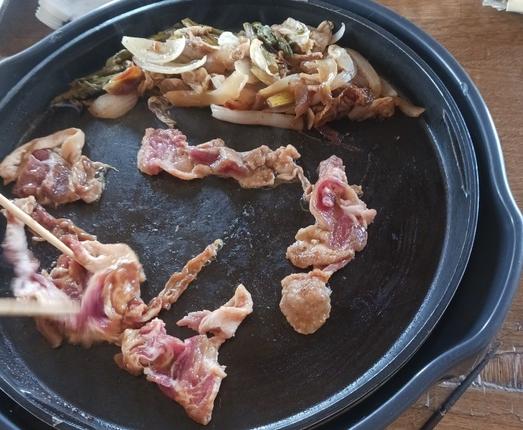 北海道池田町のふるさと納税 味付ジンギスカン 黒豚 北海道 800ｇ(400ｇ×2) 黒豚屋 阿部農場 焼くだけ 総菜 弁当