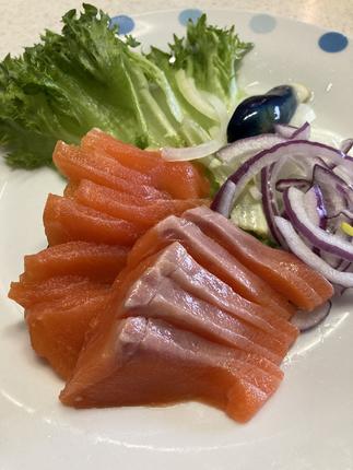 北海道池田町のふるさと納税 【3月上旬配送】北海道　国産ドナルドサーモン(生食用)　800g