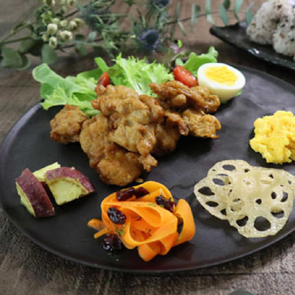 佐賀県神埼市のふるさと納税 みつせ鶏山賊焼き2種セット 計4袋【みつせ鶏 手羽中 ブランド肉 ピリ辛 お弁当 おつまみ 冷凍保存 ふるさと納税】(H115103)