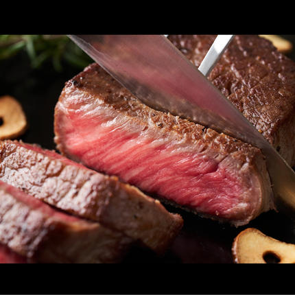 佐賀県神埼市のふるさと納税 【A4～A5】佐賀牛モモステーキ 約1kg(100g×10P)【肉 牛肉 ブランド牛 黒毛和牛 ステーキ肉 ふるさと納税】(H112274)