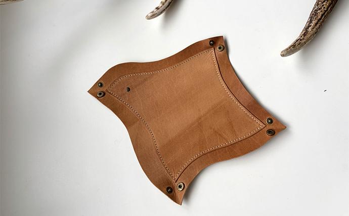 千鳥がモチーフの持ち運びできるtoriトレイ ブラウン(大)［amina+