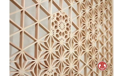 組子屏風 三曲半双 ［高島屋選定品］【組子細工 伝統技法 伝統 屏風 組