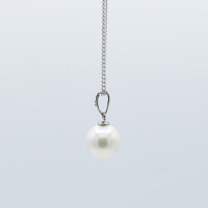 山梨県甲斐市のふるさと納税 アコヤ 真珠 パール ペンダント 8.5mm Pt900 (25197-85) 真珠 ペンダント ネックレス アコヤ真珠 パール プラチナ ジュエリー アクセサリー ダイヤモンド 山梨県 甲斐市 BR-67