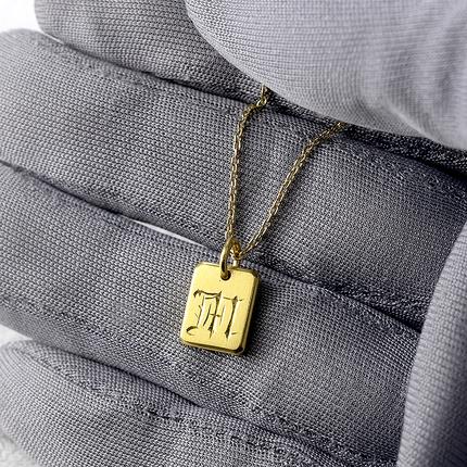 山梨県昭和町のふるさと納税 純金 24金 ペンダントトップ インゴット型 K24 イニシャル 刻印 プレート 鍛造 ネックレス 文字入れ 造幣局検定刻印 金 石なし シンプル 24k ジュエリー お守り プレゼント 人気 普段 使い SWAA256