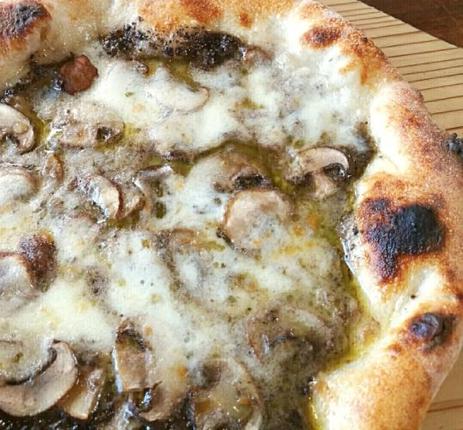 北海道池田町のふるさと納税 【セゾン限定】冷凍 ピザ 3種3枚660g 手作り 本格派 ナポリ仕込み 焼くだけ 北海道 PIZZERIA飛行船 冷凍ピザ 池田町