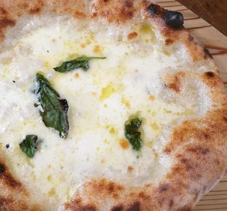 北海道池田町のふるさと納税 【セゾン限定】冷凍 ピザ 3種3枚660g 手作り 本格派 ナポリ仕込み 焼くだけ 北海道 PIZZERIA飛行船 冷凍ピザ 池田町