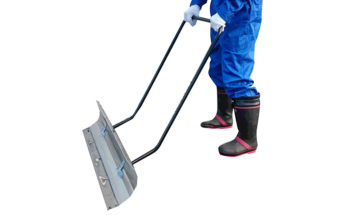 北海道枝幸町のふるさと納税 軽量アルミ除雪用具「カルオス君」80cm【 雑貨 日用品 除雪 北海道 オホーツク 枝幸 】