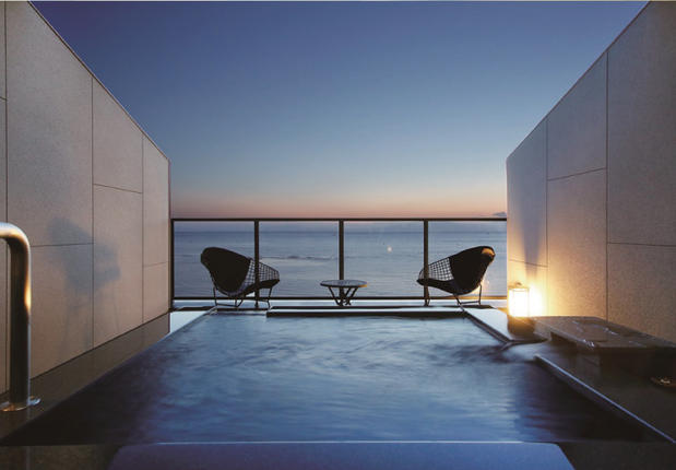 長崎県島原市のふるさと納税 CA078 長崎県 ホテル南風楼 宿泊温泉プラン (2名様 1泊2食付) [ 宿泊 旅行 チケット 宿泊券 南風楼 2名 ペア 1泊 美しい海 景観 朝日 オーシャンリゾート 温泉 露天風呂 専用 源泉かけ流し スパ 九州 北海道・沖縄配送可 ]