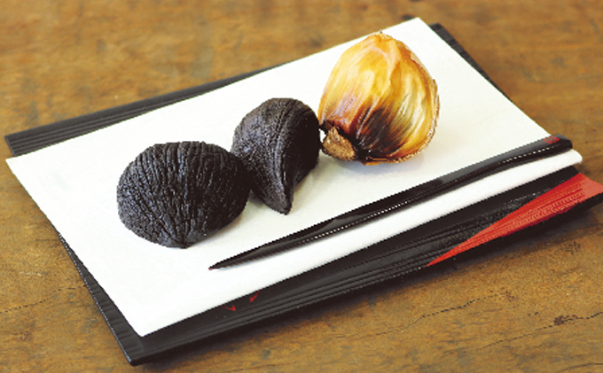 岡山県瀬戸内市のふるさと納税 厳選発酵黒にんにく『瀬戸内の風』 薬味 野菜 根菜 加工食品