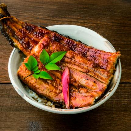 高知県田野町のふるさと納税 【四国一小さなまち】 田野町産うなぎの蒲焼き（小） 5本 タレ付き 山椒付き うなぎ 鰻 ウナギ 蒲焼き かば焼き 無頭 おいしい 国産 お取り寄せ 冷凍 配送