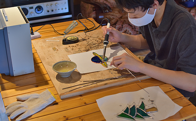 滋賀県米原市のふるさと納税 ステンドグラス体験（オーナメントづくり）