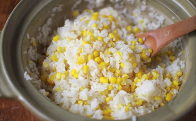 北海道上富良野町のふるさと納税 【令和8年産】北海道 上富良野 町産 スイートコーン 2種 セット 食べ比べ バイカラー 6本 白色 6本 計12本 野菜 とうもろこし トウモロコシ コーン 産地直送 野菜