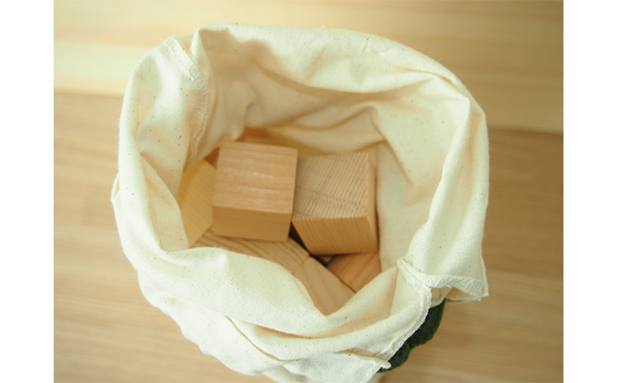 北海道赤平市のふるさと納税 積み木 木製 おもちゃ いろいろ つみき 25～30個 日本製 工芸品 室内 遊び 知育 玩具 ファミリートイ ゲーム